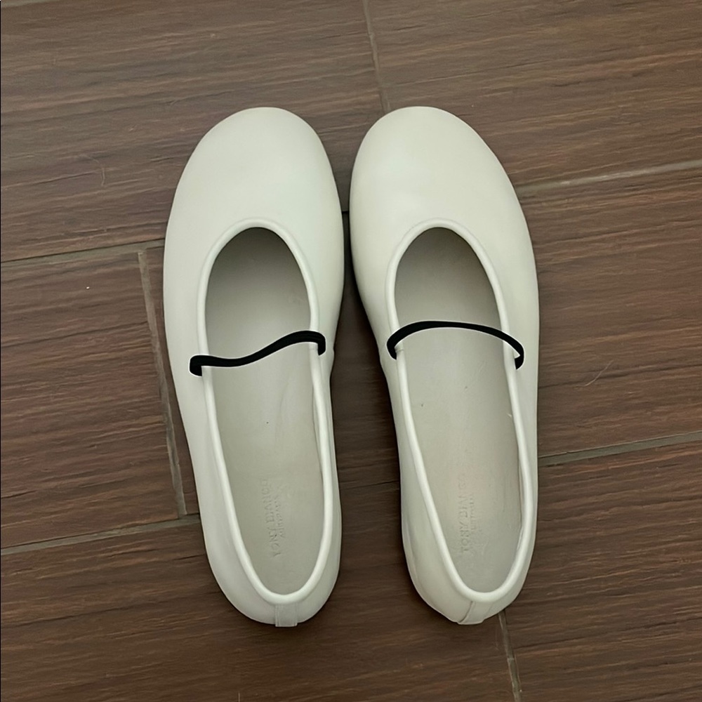 Tony Bianco Martinez Flat